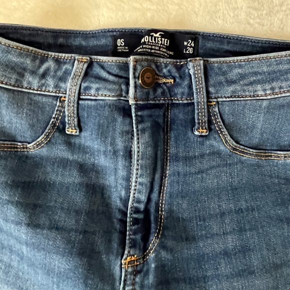✨Free w/ bundle Hollister Curvy Jegging - Picture 3 of 3